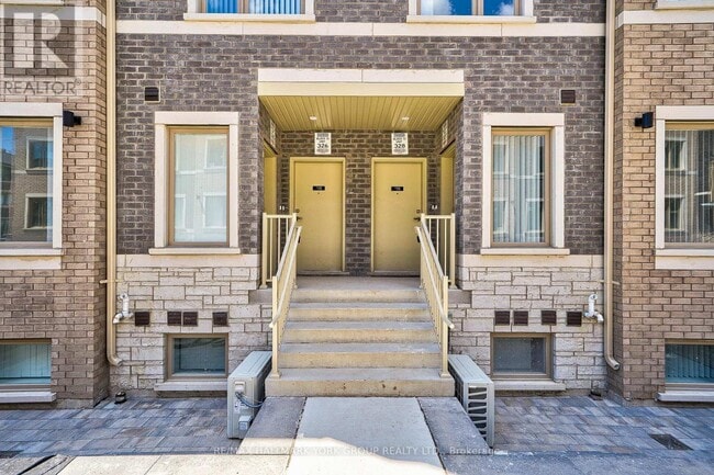 151 Honeycrisp Cres in Vaughan, ON - Building Photo - Building Photo