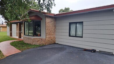 23700 SW 207th Ave in Homestead, FL - Building Photo - Building Photo