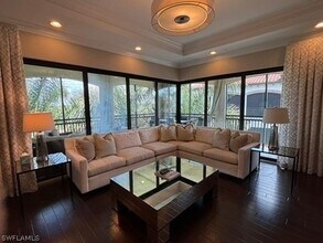 16425 Carrara Way, Unit 301 in Naples, FL - Foto de edificio - Building Photo