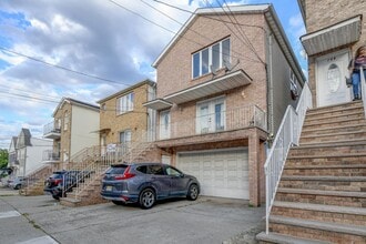 708 Garfield Ave in Jersey City, NJ - Building Photo - Building Photo