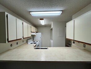 1410 Malibu Cir NE in Palm Bay, FL - Building Photo - Building Photo
