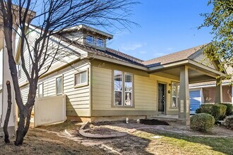 1116 Oakcrest Dr in Providence Village, TX - Foto de edificio - Building Photo