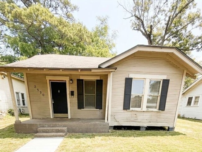 property at 2530 Pierce St