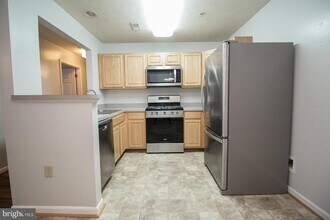 45522 Westmeath Way in California, MD - Foto de edificio - Building Photo