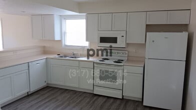 3465 S Oaklawn Cir in Bloomington, IN - Foto de edificio - Building Photo