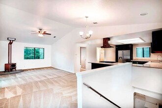 6571 Summerhill Rd in Somerset, CA - Building Photo - Building Photo