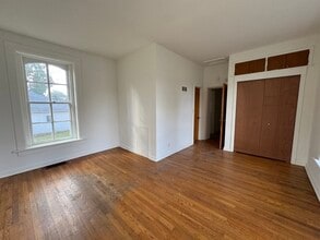 402 Joliet St in West Chicago, IL - Building Photo - Building Photo