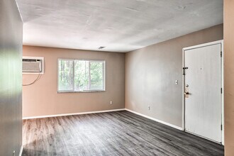 Continental Terrace in Bloomington, IN - Building Photo - Building Photo