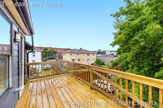 77 Winchester St in Medford, MA - Foto de edificio - Building Photo