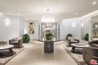 2122 Century Park Ln in Los Angeles, CA - Foto de edificio - Building Photo