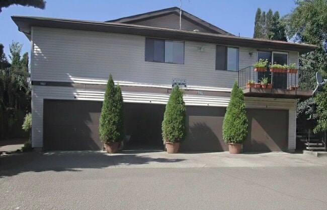 224 Ellingson Dr, Unit B, Unit B