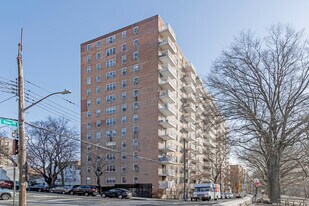 Parkside Apartments in Bronx, NY - Building Photo