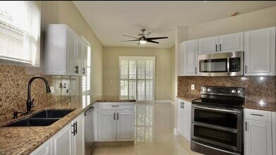 145 Prestige Dr in Royal Palm Beach, FL - Building Photo - Building Photo