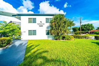 Tropical View Apartments Margate in Margate, FL - Building Photo - Building Photo