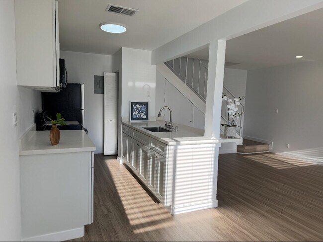 property at 802 Tiffany Dr W