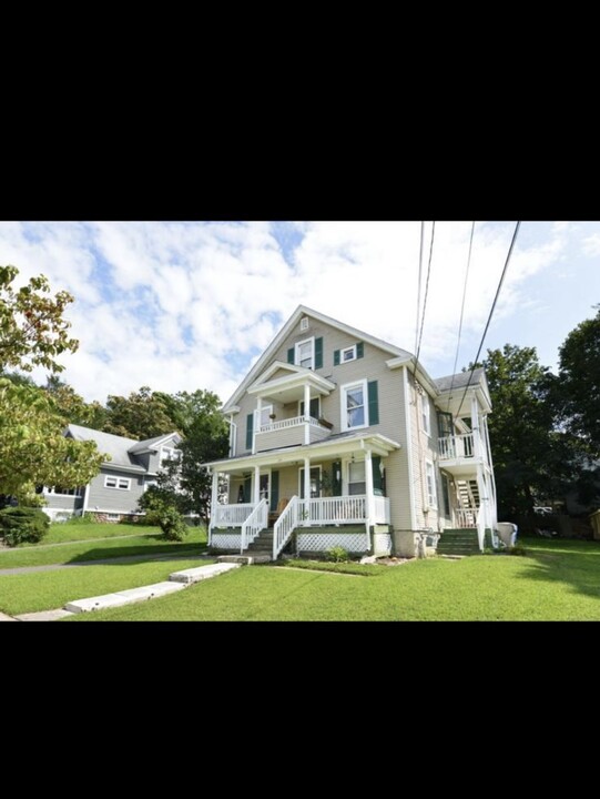 22 Wooding St, Unit 22 wooding in Bristol, CT - Building Photo