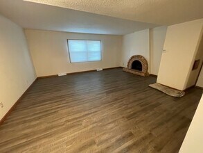 1642 Maness Ct in Sycamore, IL - Building Photo - Building Photo