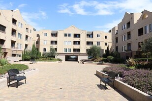 8889 Caminito Plaza Centro, Unit 7118 in San Diego, CA - Building Photo