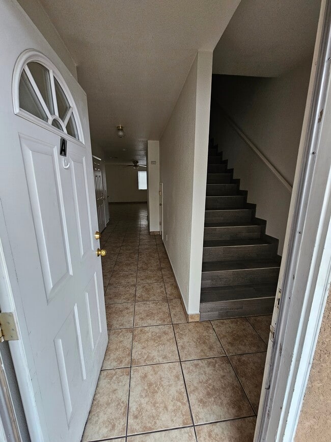 744 S Roche St in Porterville, CA - Building Photo - Building Photo