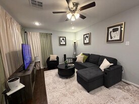 317 E 39th St in Houston, TX - Building Photo