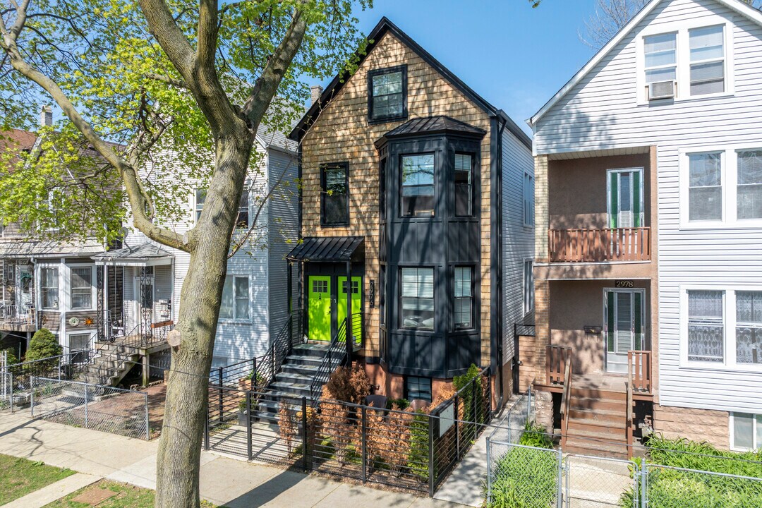 2976 N Ridgeway Ave in Chicago, IL - Building Photo