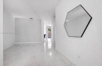 905 SW 149th Ct in Miami, FL - Building Photo - Building Photo