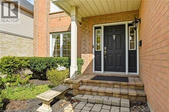 4287 Chasewood Ct in Burlington, ON - Building Photo - Building Photo
