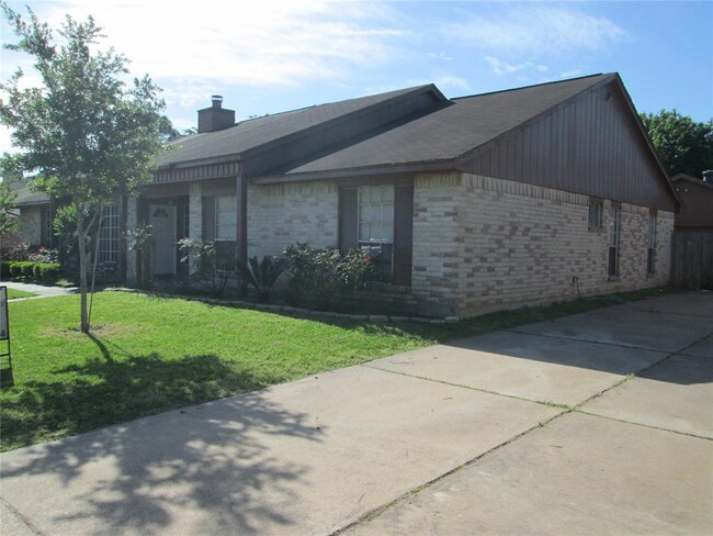 19311 Hollowlog Dr in Katy, TX - Building Photo - Building Photo