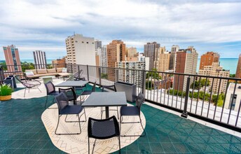 1350 N Dearborn St, Unit 14F in Chicago, IL - Building Photo - Building Photo