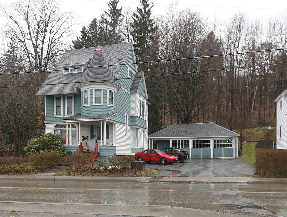 9 West St in Oneonta, NY - Foto de edificio