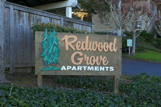 Redwood Grove Apartments in Sebastopol, CA - Building Photo - Building Photo