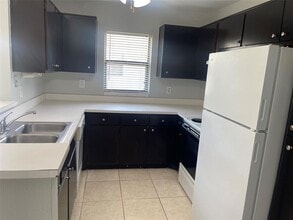 4090 N Pine Island Rd, Unit 303 in Sunrise, FL - Foto de edificio - Building Photo