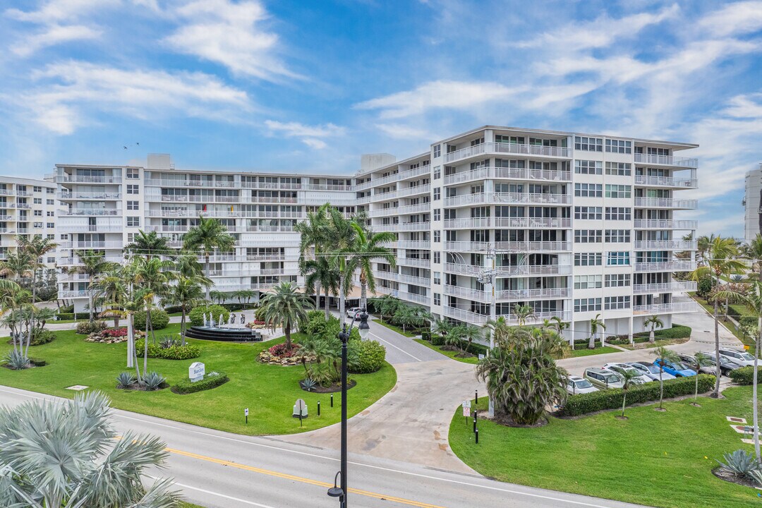 The Barclay in Palm Beach, FL - Building Photo