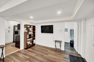 1721 N Kimball Ave, Unit 1R in Chicago, IL - Building Photo - Building Photo