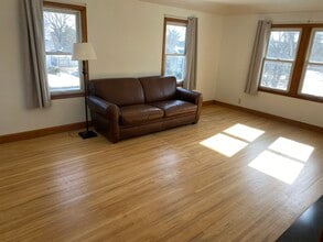 4324 France Ave S in Edina, MN - Foto de edificio - Building Photo