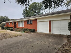 4701 Holiday Ln in North Richland Hills, TX - Building Photo - Building Photo