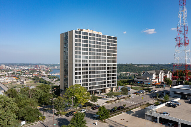 Queen's Tower in Cincinnati, OH - Building Photo - Building Photo