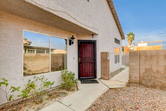 902 Moody Rd in Las Vegas, NV - Building Photo - Building Photo