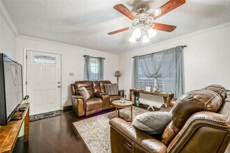 1320 Avenue L in Galveston, TX - Building Photo - Building Photo