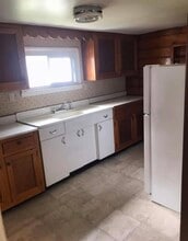 108 S 2nd Ave in Paden City, WV - Foto de edificio - Building Photo