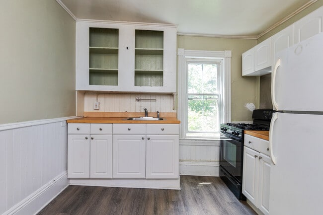 1-5 Pine Pl in Burlington, VT - Building Photo - Building Photo