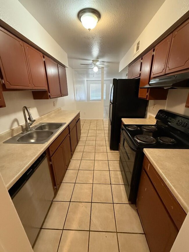 property at 61 W Inglewood St