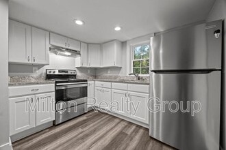 210 S Elm Ave in Dunn, NC - Foto de edificio - Building Photo