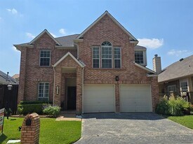 18733 Vista Del Sol in Dallas, TX - Building Photo