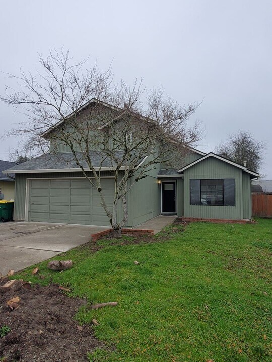 1524 SW 209th Ave in Beaverton, OR - Building Photo
