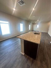 2019 Marshall Mnrs in Converse, TX - Foto de edificio - Building Photo