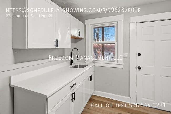 22 Florence St in Worcester, MA - Building Photo - Building Photo