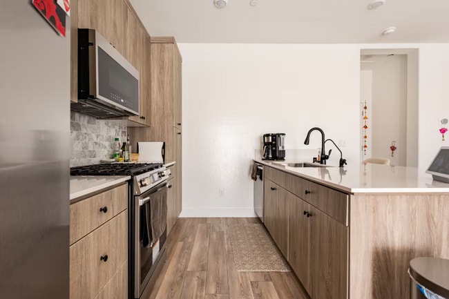 565 N Helm Ln in Clovis, CA - Building Photo - Building Photo