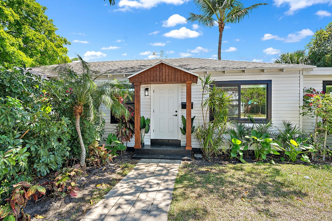 5002 Webster Ave in West Palm Beach, FL - Building Photo