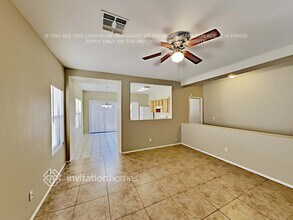 2352 E Hazeltine Way in Chandler, AZ - Foto de edificio - Building Photo